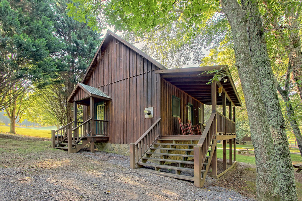 Cabin Rentals in Hiawassee, GA The Retreat at Hiawassee River