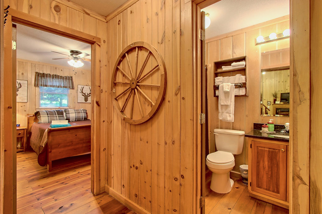 Cabin Rentals in Hiawassee, GA The Retreat at Hiawassee River