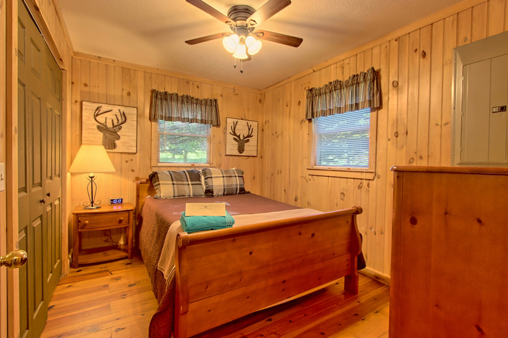 Cabin Rentals in Hiawassee, GA The Retreat at Hiawassee River
