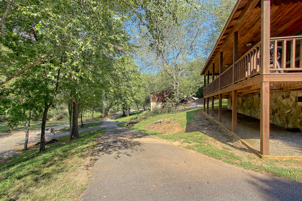 Cabin Rentals The Retreat at Hiawassee River